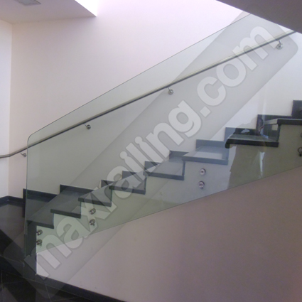 Иноксови парапети